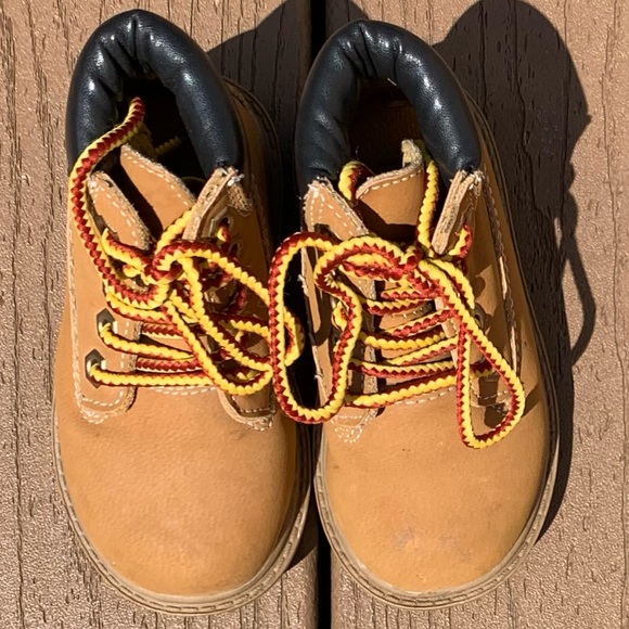 TRAIL GUIDE “ELI” WATERPROOF TODDLER HIKING CONSTRUCTION WORK BOOTS SIZE 6 - Picture 2 of 10